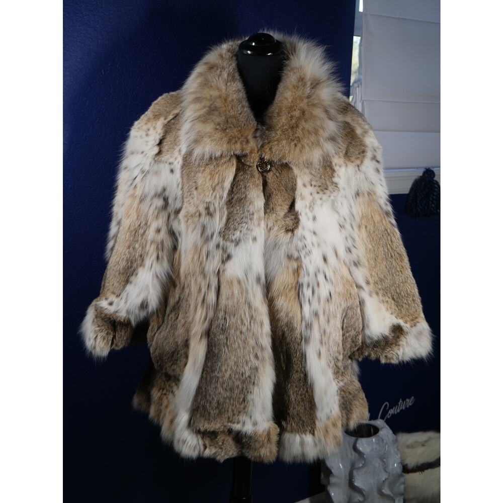 Gorgeous Spotted Lynx Bobcat Fur Coat Poncho Cape Jacket